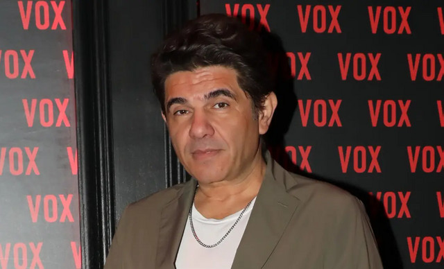 &Nu;ί&kappa;&omicron;&sigmaf; &Kappa;&omicron;&upsilon;&rho;&kappa;&omicron;ύ&lambda;&eta;&sigmaf;: Έ&phi;&upsilon;&gamma;&epsilon; &alpha;&pi;ό &tau;&eta; &zeta;&omega;ή &alpha;&gamma;&alpha;&pi;&eta;&mu;έ&nu;&omicron; &tau;&omicron;&upsilon; &pi;&rho;ό&sigma;&omega;&pi;&omicron; &ndash; &laquo;&Rho;&alpha;&gamma;ί&zeta;&epsilon;&iota; &kappa;&alpha;&rho;&delta;&iota;έ&sigmaf;&raquo; &eta; &alpha;&nu;ά&rho;&tau;&eta;&sigma;ή &tau;&omicron;&upsilon;