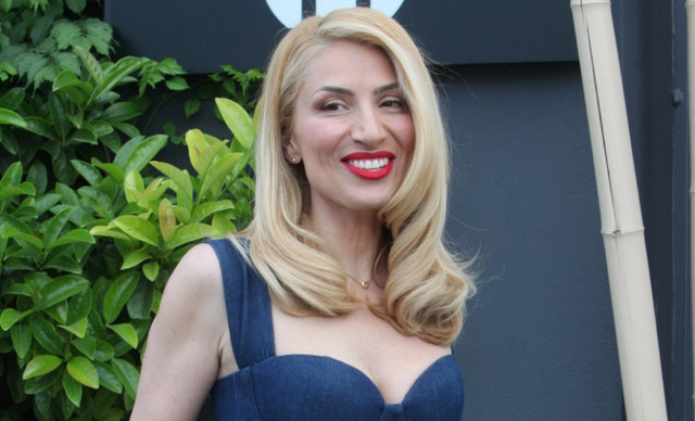 &Mu;&alpha;&rho;ί&alpha; &Eta;&lambda;&iota;ά&kappa;&eta;: Ά&phi;&eta;&sigma;&epsilon; ά&phi;&omega;&nu;&omicron; &tau;&omicron;&nu; &kappa;&alpha;&lambda;&epsilon;&sigma;&mu;έ&nu;&omicron; &tau;&eta;&sigmaf; &ndash; &laquo;&Kappa;ά&theta;&epsilon; &phi;&omicron;&rho;ά &pi;&omicron;&upsilon; &sigma;&epsilon; &beta;&lambda;έ&pi;&omega; &lambda;έ&omega; &tau;&epsilon;&lambda;&iota;&kappa;ά &epsilon;ί&nu;&alpha;&iota; &omega;&rho;&alpha;ί&omicron;&sigmaf;&raquo;