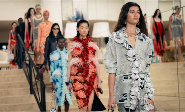 Chanel Cruise: &Mu;ί&alpha; &sigma;&upsilon;&lambda;&lambda;&omicron;&gamma;ή ό&lambda;&omicron; &phi;&alpha;&nu;&tau;&alpha;&sigma;ί&alpha;!