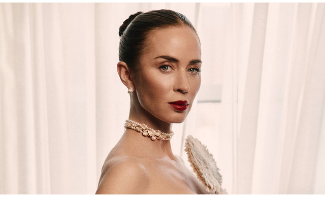 &Tau;&omicron; &mu;&alpha;&nu;&iota;&kappa;&iota;&omicron;ύ&rho; &tau;&eta;&sigmaf; Emily Blunt &mu;&epsilon; &tau;&omicron; twist &pi;&omicron;&upsilon; &xi;&epsilon;&chi;&omega;&rho;ί&zeta;&epsilon;&iota;