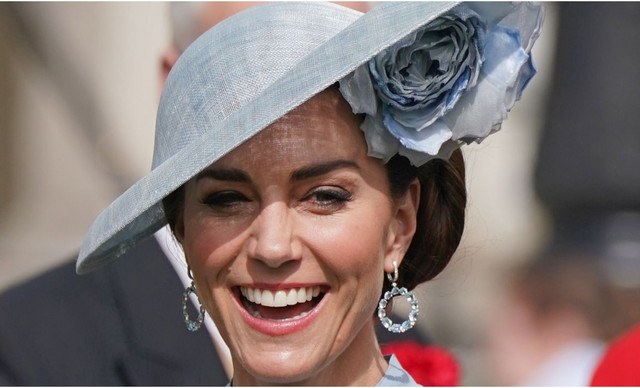Kate Middleton: Έ&tau;&sigma;&iota; &epsilon;&pi;&eta;&rho;&epsilon;ά&zeta;&epsilon;&iota; &delta;&upsilon;&nu;&alpha;&mu;&iota;&kappa;ά &tau;&omicron;&nu; &kappa;ό&sigma;&mu;&omicron; &tau;&eta;&sigmaf; &pi;&alpha;&gamma;&kappa;ό&sigma;&mu;&iota;&alpha;&sigmaf; &mu;ό&delta;&alpha;&sigmaf;