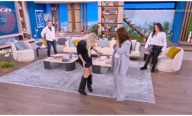 &Pi;&alpha;&sigma;ί&gamma;&nu;&omega;&sigma;&tau;&eta; &Epsilon;&lambda;&lambda;&eta;&nu;ί&delta;&alpha; &tau;&rho;&alpha;&gamma;&omicron;&upsilon;&delta;ί&sigma;&tau;&rho;&iota;&alpha; &alpha;&nu;&alpha;&kappa;&omicron;ί&nu;&omega;&sigma;&epsilon; on air &tau;&eta;&nu; &epsilon;&gamma;&kappa;&upsilon;&mu;&omicron;&sigma;ύ&nu;&eta; &tau;&eta;&sigmaf;