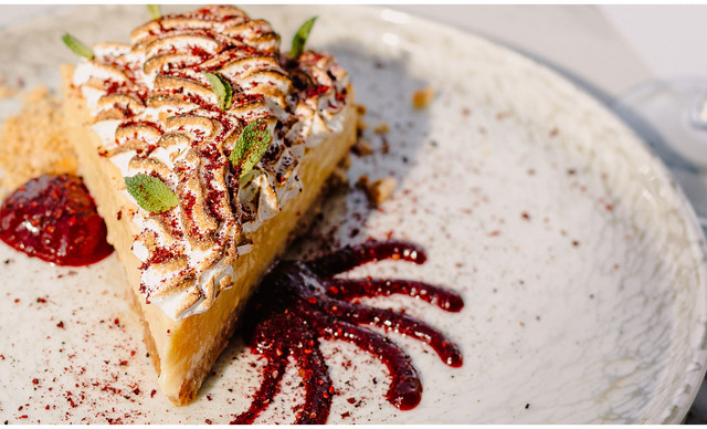 &Tau;&omicron; Elia Restaurant &epsilon;&pi;&alpha;&nu;&alpha;&lambda;&epsilon;&iota;&tau;&omicron;&upsilon;&rho;&gamma;&epsilon;ί!