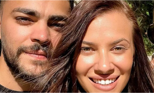 &Lambda;ά&omicron;&upsilon;&rho;&alpha; &Sigma;&alpha;&nu;&tau;&iota;&kappa;ά&iota;: &Eta; &omicron;&iota;&kappa;&omicron;&gamma;&epsilon;&nu;&epsilon;&a