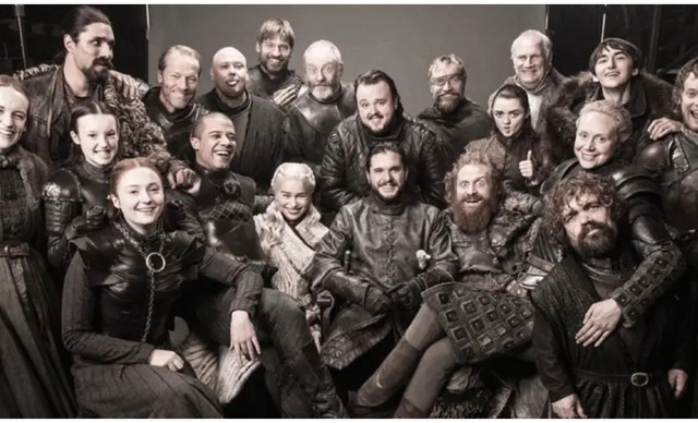 &Alpha;&gamma;&alpha;&pi;&eta;&mu;έ&nu;&omicron;&sigmaf; &eta;&theta;&omicron;&pi;&omicron;&iota;ό&sigmaf; &alpha;&pi;ό &tau;&omicron; &laquo;Game of Thrones&raquo; &pi;έ&theta;&alpha;&nu;&epsilon; &sigma;&epsilon; &eta;&lambda;&iota;&kappa;ί&alpha; 35 &epsilon;&tau;ώ&nu;