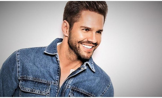 &Tau;&sigma;&alpha;&lambda;ί&kappa;&eta;&sigmaf;: &Mu;&alpha;&sigmaf; &laquo;&sigma;&upsilon;&sigma;&tau;ή&nu;&epsilon;&iota;&raquo; &gamma;&iota;&alpha; &pi;&rho;ώ&tau;&eta; &phi;&omicron;&rho;ά &tau;&omicron;&nu; &alpha;&delta;&epsilon;&rho;&phi;ό &tau;&omicron;&upsilon; &ndash; &Tau;&omicron; &nu;&tau;&omicron;&upsilon;έ&tau;&omicron; &pi;&omicron;&upsilon; &tau;&rho;&alpha;&gamma;&omicron;ύ&delta;&eta;&sigma;&alpha;&nu; &mu;&alpha;&zeta;ί