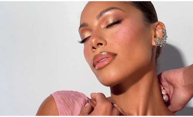 &Eta; &tau;ά&sigma;&eta; &sigma;&tau;&alpha; &chi;&epsilon;ί&lambda;&eta; &pi;&omicron;&upsilon; &kappa;ά&nu;&epsilon;&iota; &theta;&rho;&alpha;ύ&sigma;&eta; &sigma;&tau;&omicron; TikTok &phi;έ&tau;&omicron;&sigmaf; &tau;&eta;&nu; ά&nu;&omicron;&iota;&xi;&eta;