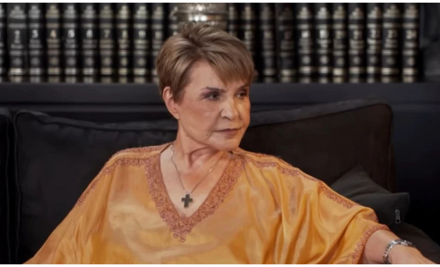 &Kappa;&alpha;&tau;&iota;ά&nu;&alpha; &Mu;&pi;&alpha;&lambda;&alpha;&nu;ί&kappa;&alpha;: &laquo;&Tau;&omicron;&nu; έ&delta;&epsilon;&iota;&rho;&alpha; &pi;ά&rho;&alpha; &pi;&omicron;&lambda;ύ, &phi;&tau;ά&sigma;&alpha;&mu;&epsilon; &sigma;&tau;&eta; &mu;έ&sigma;&eta; &tau;&omicron;&upsilon; &delta;&rho;ό&mu;&omicron;&upsilon; &kappa;&alpha;&iota; &sigma;&tau;&alpha;&mu;ά&tau;&eta;&sigma;&epsilon; &eta; &kappa;&upsilon;&kappa;&lambda;&omicron;&phi;&omicron;&rho;ί&alpha;&raquo;