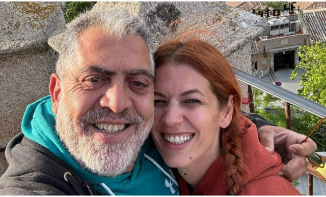 &Kappa;&omicron;ύ&lambda;&lambda;&eta;&sigmaf; &Nu;&iota;&kappa;&omicron;&lambda;ά&omicron;&upsilon;: &Tau;&rho;&upsilon;&phi;&epsilon;&rho;έ&sigmaf; &omicron;&iota;&kappa;&omicron;&gamma;&epsilon;&nu;&epsilon;&iota;&alpha;&kappa;έ&sigmaf; &sigma;&tau;&iota;&gamma;&mu;έ&sigmaf; &sigma;&tau;&eta;&nu; &Alpha;&theta;ή&nu;&alpha; &mu;&epsilon; &tau;&eta; &sigma;ύ&zeta;&upsilon;&gamma;ό &kappa;&alpha;&iota; &tau;&eta;&nu; &kappa;ό&rho;&eta; &tau;&omicron;&upsilon; (&Phi;&Omega;&Tau;&Omicron;)