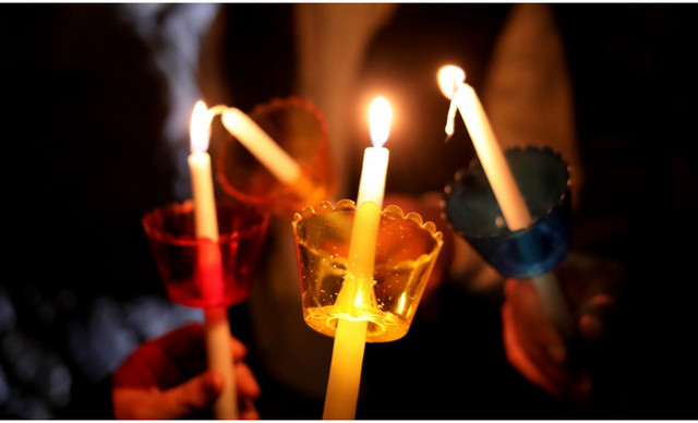 &Eta; &epsilon;&pi;&iota;&kappa;ή &alpha;&nu;&tau;ί&delta;&rho;&alpha;&sigma;&eta; &Epsilon;&lambda;&lambda;&eta;&nu;ί&delta;&alpha;&sigmaf; &pi;&alpha;&rho;&omicron;&upsilon;&sigma;&iota;ά&sigma;&tau;&rho;&iota;&alpha;&sigmaf; ό&tau;&alpha;&nu; &epsilon;ί&delta;&epsilon; ό&tau;&iota; έ&gamma;&iota;&nu;&epsilon;&hellip; &lambda;&alpha;&mu;&pi;ά&delta;&alpha; &gamma;&iota;&alpha; &tau;&eta;&nu; &Alpha;&nu;ά&sigma;&tau;&alpha;&sigma;&eta;!