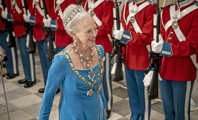 &Beta;&alpha;&sigma;ί&lambda;&iota;&sigma;&sigma;&alpha; &Mu;&alpha;&rho;&gamma;&alpha;&rho;ί&tau;&alpha; &tau;&eta;&sigmaf; &Delta;&alpha;&nu;ί&alpha;&sigmaf;: &Tau;&omicron; &Pi;&alpha;&sigma;&chi;&alpha;&lambda;&iota;&nu;ό έ&theta;&iota;&mu;&omicron; &pi;&omicron;&upsilon; &tau;&eta;&rho;&omicron;ύ&sigma;&epsilon; &ndash; &Tau;&alpha; &sigma;&pi;ά&nu;&iota;&alpha; &sigma;&tau;&iota;&gamma;&mu;&iota;ό&tau;&upsilon;&pi;&alpha; (&Beta;&Iota;&Nu;&Tau;&Epsilon;&Omicron;)
