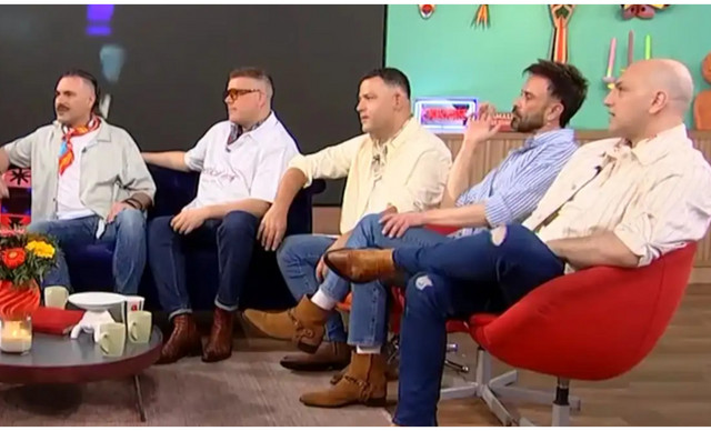 One: &laquo;&Delta;&epsilon;&nu; &mu;&iota;&lambda;&omicron;ύ&sigma;&alpha;&mu;&epsilon; ό&sigma;&omicron; &delta;&epsilon;&nu; ή&mu;&alpha;&sigma;&tau;&alpha;&nu; &sigma;&upsilon;&gamma;&kappa;&rho;ό&tau;&eta;&mu;&alpha;&hellip;&raquo;