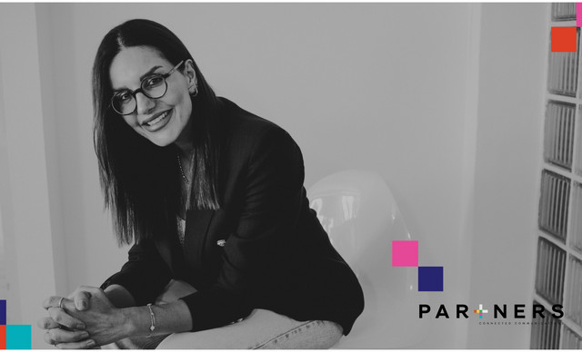 &Eta; &Delta;&eta;&mu;&omicron;&kappa;&rho;&alpha;&tau;ί&alpha; &tau;&eta;&sigmaf; &epsilon;&pi;&iota;&kappa;&omicron;&iota;&nu;&omega;&nu;ί&alpha;&sigmaf;.