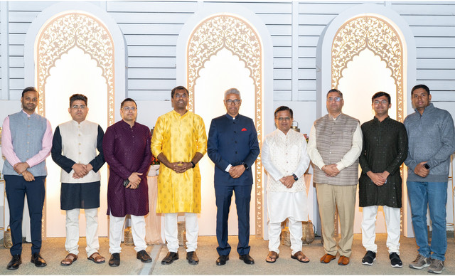 &Eta; Ύ&pi;&alpha;&tau;&eta; &Alpha;&rho;&mu;&omicron;&sigma;&tau;&epsilon;ί&alpha; &tau;&eta;&sigmaf; &Iota;&nu;&delta;ί&alpha;&sigmaf; έ&nu;&omega;&sigma;&epsilon; &tau;&omicron;&nu; &kappa;&iota;&nu;&eta;&mu;&alpha;&tau;&omicron;&gamma;&rho;ά&phi;&omicron; &kappa;&alpha;&iota; &tau;&omicron;&nu; &pi;&omicron;&lambda;&iota;&tau;&iota;&sigma;&mu;ό &sigma;&epsilon; &mu;&iota;&alpha; &xi;&epsilon;&chi;&omega;&rho;&iota;&sigma;&tau;ή &beta;&rho;&alpha;&delta;&iota;ά &sigma;&tau;&eta;&nu; &Kappa;ύ&pi;&rho;&omicron;