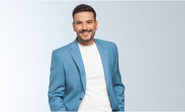 &Kappa;ώ&sigma;&tau;&alpha;&sigmaf; &Tau;&sigma;&omicron;&upsilon;&rho;ό&sigmaf;: &Eta; &xi;&alpha;&phi;&nu;&iota;&kappa;ή &alpha;&nu;&alpha;&kappa;&omicron;ί&nu;&omega;&sigma;&eta; &sigma;&tau;&alpha; social media