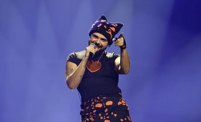 &Alpha;&upsilon;&tau;ό&sigmaf; &epsilon;ί&nu;&alpha;&iota; &omicron; &mu;&epsilon;&gamma;ά&lambda;&omicron;&sigmaf; &phi;ό&beta;&omicron;&sigmaf; &tau;&omicron;&upsilon; Akyla &gamma;&iota;&alpha; &tau;&eta;&nu; &sigma;&kappa;&eta;&nu;ή &tau;&eta;&sigmaf; Eurovision