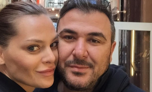 Full in love o &Rho;έ&mu;&omicron;&sigmaf;:&nbsp;&Tau;&omicron; &gamma;&lambda;&upsilon;&kappa;ό &phi;&iota;&lambda;ί &sigma;&tau;&omicron; &sigma;&tau;ό&mu;&alpha; &sigma;&tau;&eta;&nu; &Upsilon;&beta;ό&nu;&nu;&eta; &Mu;&pi;ό&sigma;&nu;&iota;&alpha;&kappa; &sigma;&tau;&omicron; &kappa;έ&nu;&tau;&rho;&omicron; &pi;&omicron;&upsilon; &epsilon;&mu;&phi;&alpha;&nu;ί&zeta;&epsilon;&tau;&alpha;&iota; (&Phi;&Omega;&Tau;&Omicron;)