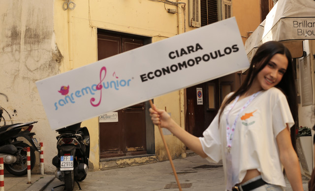 Ciara Economopoulos: &Eta; &Kappa;ύ&pi;&rho;&iota;&alpha; &pi;&omicron;&upsilon; &mu;&alpha;&sigmaf; &epsilon;&kappa;&pi;&rho;&omicron;&sigma;ώ&pi;&eta;&sigma;&epsilon; &sigma;&tau;&omicron; Sanremo Junior &sigma;&tau;&omicron; HELLO! Cyprus