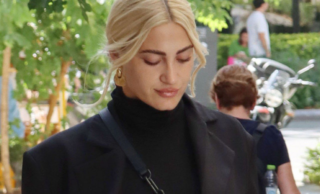 &Iota;&omega;ά&nu;&nu;&alpha; &Tau;&omicron;ύ&nu;&eta;: &Tau;&alpha; &pi;&rho;ώ&tau;&alpha; &lambda;ό&gamma;&iota;&alpha; &mu;&epsilon;&tau;ά &tau;&eta; &sigma;ύ&lambda;&lambda;&eta;&psi;ή &tau;&eta;&sigmaf;