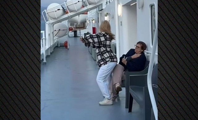 &Nu;&tau;&omicron;&rho;έ&tau;&tau;&alpha; &Pi;&alpha;&pi;&alpha;&delta;&eta;&mu;&eta;&tau;&rho;ί&omicron;&upsilon;: &Omicron; &xi;έ&phi;&rho;&epsilon;&nu;&omicron;&sigmaf; &chi;&omicron;&rho;ό&sigmaf; &tau;&eta;&sigmaf; &sigma;&epsilon; &kappa;&alpha;&tau;ά&sigma;&tau;&rho;&omega;&mu;&alpha; &pi;&lambda;&omicron;ί&omicron;&upsilon; &kappa;&alpha;&iota; &eta; &alpha;&nu;&tau;ί&delta;&rho;&alpha;&sigma;&eta; &tau;&eta;&sigmaf; &mu;&eta;&tau;έ&rho;&alpha;&sigmaf; &tau;&eta;&sigmaf;