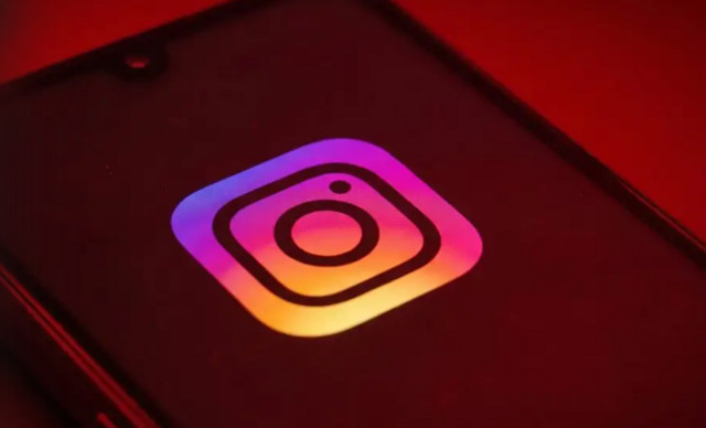 Instagram: &laquo;&Tau;έ&lambda;&omicron;&sigmaf;&raquo; &sigma;&tau;&alpha; reposts