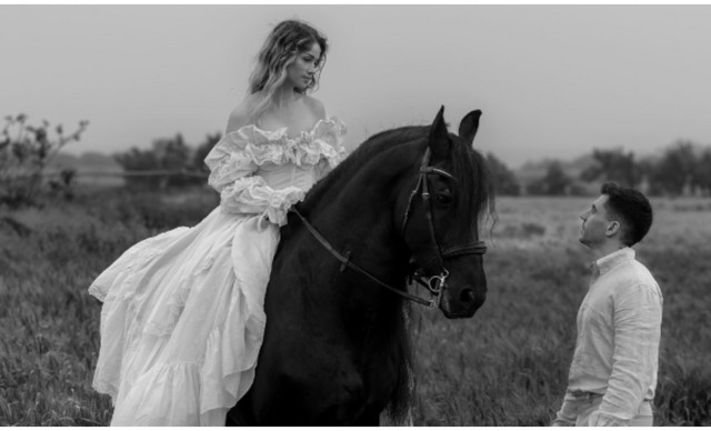 &Phi;&epsilon;&iota;&delta;ί&alpha;&sigmaf; &Sigma;&tau;&upsilon;&lambda;&iota;ά&nu;&alpha;: &Eta; after-wedding &phi;&omega;&tau;&omicron;&gamma;&rho;&#