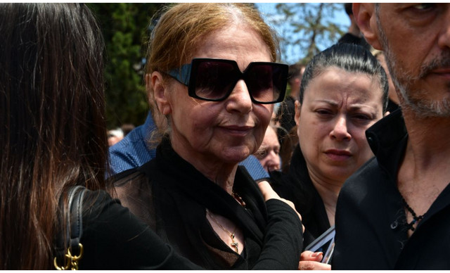 &Kappa;&eta;&delta;&epsilon;ί&alpha; &Mu;&alpha;&sigma;&tau;&rho;&omicron;&kappa;ώ&sigma;&tau;&alpha;: &Eta; &sigma;&omicron;&kappa;&alpha;&rho;&iota;&sigma;&tau;&iota;&kappa;ή &sigma;&tau;&iota;&gamma;&mu;ή &pi;&omicron;&upsilon; &eta; &mu;&eta;&tau;έ&rho;&alpha; &tau;&eta;&sigmaf; &kappa;&omicron;&iota;&tau;ά &tau;&omicron;&nu; &omicron;&upsilon;&rho;&alpha;&nu;ό &kappa;&rho;&alpha;&tau;ώ&nu;&tau;&alpha;&sigmaf; &tau;&eta;&nu; &phi;&omega;&tau;&omicron;&gamma;&rho;&alpha;&phi;ί&alpha; &tau;&eta;&sigmaf;