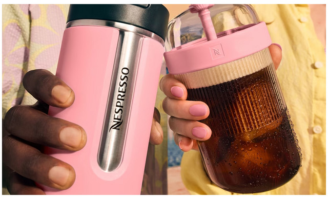 &Eta; Nespresso &Kappa;ύ&pi;&rho;&omicron;&upsilon; &pi;&alpha;&tau;ά &sigma;&tau;&omicron; &kappa;ό&kappa;&kappa;&iota;&nu;&omicron; &chi;&alpha;&lambda;ί &tau;&omega;&nu; &Kappa;&alpha;&nu;&nu;ώ&nu;!