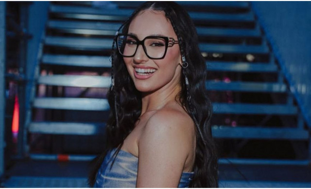 &Sigma;ά&lambda;&omicron;&sigmaf; &mu;&epsilon; &tau;&iota;&sigmaf; &delta;&eta;&lambda;ώ&sigma;&epsilon;&iota;&sigmaf; &tau;&eta;&sigmaf; Klavdia &gamma;&iota;&alpha; &tau;&eta;&nu; &phi;&epsilon;&tau;&iota;&nu;ή Eurovision&nbsp;&ndash; &Epsilon;&nu;&omicron;&chi;&lambda;&eta;&mu;έ&nu;&eta; &eta; &Phi;&alpha;ί&eta; &Sigma;&kappa;&omicron;&rho;&delta;ά