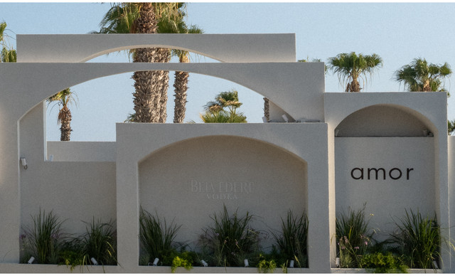 Amor Beach Restaurant: &Omicron; &nu;έ&omicron;&sigmaf; all-day &pi;&alpha;&rho;&alpha;&theta;&alpha;&lambda;ά&sigma;&sigma;&iota;&omicron;&sigmaf; &pi;&rho;&omicron;&omicron;&rho;&iota;&sigma;&mu;ό&sigmaf; &tau;&eta;&sigmaf; &Lambda;&epsilon;&mu;&epsilon;&sigma;&omicron;ύ