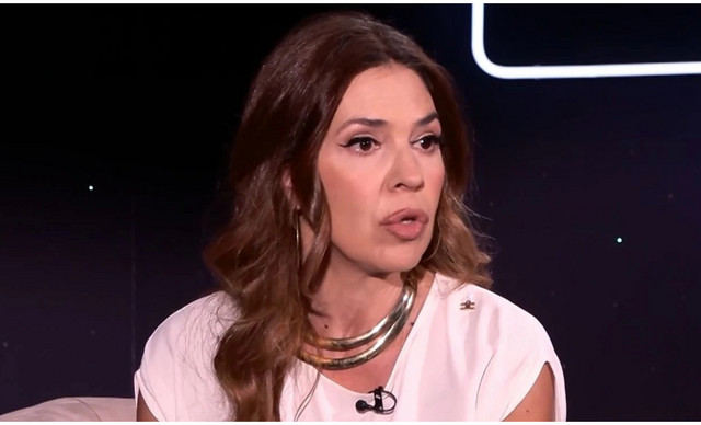 &Delta;&rho;&alpha;&gamma;&omicron;ύ&mu;&eta;: &Eta; &epsilon;&xi;&omicron;&mu;&omicron;&lambda;ό&gamma;&eta;&sigma;&eta; &gamma;&iota;&alpha; &tau;&omicron; &pi;ώ&sigmaf; &mu;&iota;&alpha; topless &phi;&omega;&tau;&omicron;&gamma;&rho;&alpha;&phi;ί&alpha; &tau;&eta;&sigmaf; ά&nu;&omicron;&iota;&xi;&epsilon; &tau;&eta;&nu; &pi;ό&rho;&tau;&alpha; &gamma;&iota;&alpha; &delta;&omicron;&upsilon;&lambda;&epsilon;&iota;έ&sigmaf;
