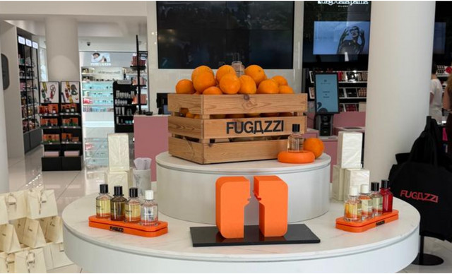 &Tau;&omicron; Fugazzi &kappa;&alpha;&iota; &tau;&omicron; Beauty Line &pi;&alpha;&rho;&omicron;&upsilon;&sigma;ί&alpha;&sigma;&alpha;&nu; &tau;&omicron; &nu;έ&omicron; Orange Crush &sigma;&epsilon; έ&nu;&alpha; exclusive fragrance experience