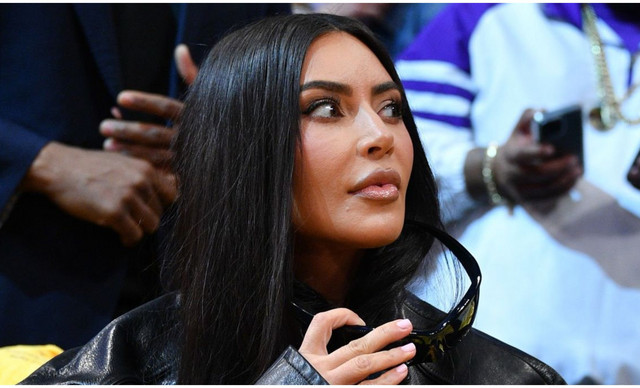 &Sigma;ά&lambda;&omicron;&sigmaf; &sigma;&tau;&eta; Formula 1 &mu;&epsilon; &tau;&eta;&nu; Kim Kardashian: &Eta; &alpha;&gamma;&epsilon;&nu;έ&sigma;&tau;&alpha;&tau;&eta; &kappa;ί&nu;&eta;&sigma;ή &tau;&eta;&sigmaf; &sigma;&tau;&omicron; &Mu;&omicron;&nu;&alpha;&kappa;ό &pi;&omicron;&upsilon; ά&nu;&alpha;&psi;&epsilon; &phi;&omega;&tau;&iota;έ&sigmaf;