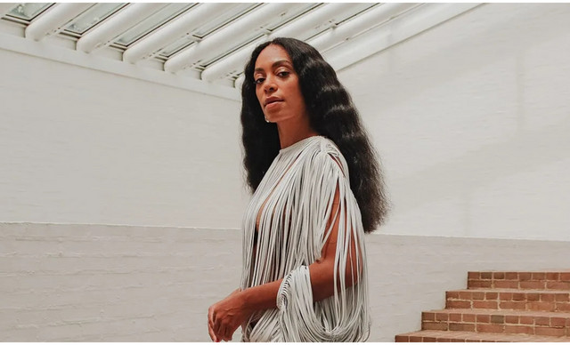 &Eta; Solange Knowles &phi;ό&rho;&epsilon;&sigma;&epsilon; Calvin Klein Collection &sigma;&tau;&omicron; The Glass House