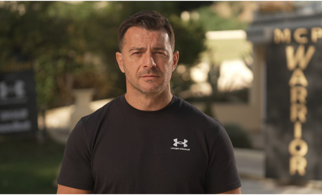 MCP WARRIOR: &Eta; &mu;&epsilon;&gamma;&alpha;&lambda;ύ&tau;&epsilon;&rho;&eta; &tau;&eta;&lambda;&epsilon;&omicron;&pi;&tau;&iota;&kappa;ή &mu;ά&chi;&eta; &xi;&epsilon;&kappa;&iota;&nu;ά!
