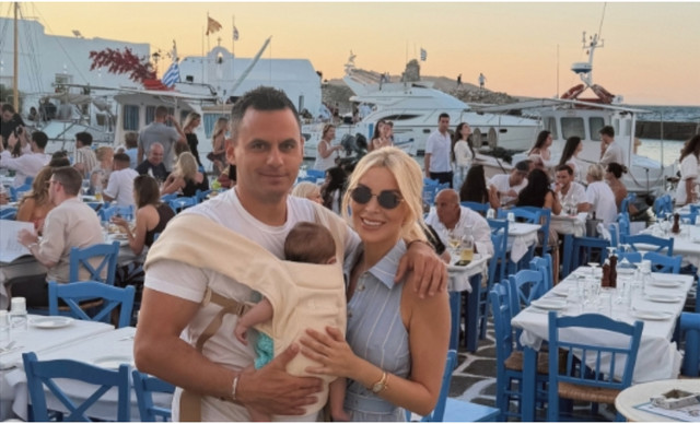 H &sigma;&upsilon;&gamma;&kappa;&iota;&nu;&eta;&tau;&iota;&kappa;ή &alpha;&nu;ά&rho;&tau;&eta;&sigma;&eta; &tau;&eta;&sigmaf; &Kappa;&alpha;&tau;&epsilon;&rho;ί&nu;&alpha;&sigmaf; &Kappa;&alpha;&iota;&nu;&omicron;ύ&rho;&gamma;&iota;&omicron;&upsilon;: &laquo;&Nu;ό&mu;&iota;&zeta;&alpha; ό&tau;&iota; ή&xi;&epsilon;&rho;&alpha; &tau;&iota; &epsilon;ί&nu;&alpha;&iota; &alpha;&gamma;ά&pi;&eta;&hellip;&raquo;