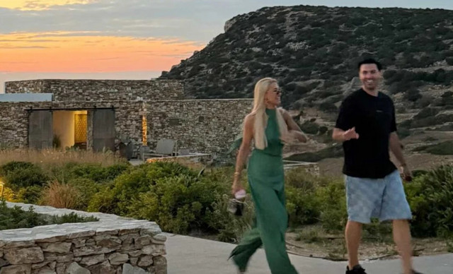 &Iota;&omega;ά&nu;&nu;&alpha; &Tau;&omicron;ύ&nu;&eta;: H &gamma;&lambda;&upsilon;&kappa;&iota;ά &sigma;&tau;&iota;&gamma;&mu;ή &mu;&epsilon; &tau;&omicron;&nu; &sigma;ύ&nu;&tau;&rho;&omicron;&phi;ό &tau;&eta;&sigmaf; &kappa;&alpha;&iota; &tau;&omicron;&nu; &mu;&iota;&kappa;&rho;ό &Pi;ά&rho;&eta; &sigma;&tau;&eta;&nu; &Alpha;&nu;&tau;ί&pi;&alpha;&rho;&omicron;
