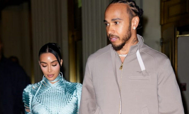Kim Kardashian: &Eta; selfie &mu;&epsilon; &tau;&omicron;&nu; Lewis Hamilton &beta;ά&zeta;&epsilon;&iota; &tau;έ&lambda;&omicron;&sigmaf; &sigma;&tau;&iota;&sigmaf; &phi;ή&mu;&epsilon;&sigmaf; &chi;&omega;&rho;&iota;&sigma;&mu;&omicron;ύ