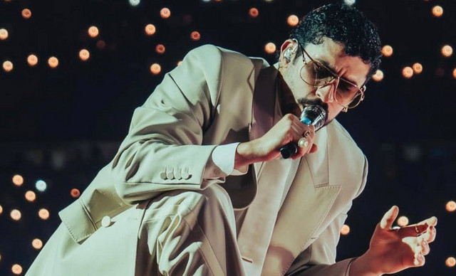 Bad Bunny: &Tau;&omicron; ί&delta;&rho;&upsilon;&mu;ά &tau;&omicron;&upsilon; &pi;&rho;&omicron;&sigma;&phi;έ&rho;&epsilon;&iota; &delta;&omega;&rho;&epsilon;ά&nu; &epsilon;&kappa;&pi;&alpha;&iota;&delta;&epsilon;&upsilon;&tau;&iota;&kappa;έ&sigmaf; &delta;&rho;ά&sigma;&epsilon;&iota;&sigmaf; &sigma;&epsilon; &epsilon;&kappa;&alpha;&tau;&omicron;&nu;&tau;ά&delta;&epsilon;&sigmaf; &nu;έ&omicron;&upsilon;&sigmaf; &sigma;&tau;&omicron; &Pi;&omicron;&upsilon;έ&rho;&tau;&omicron; &Rho;ί&kappa;&omicron;