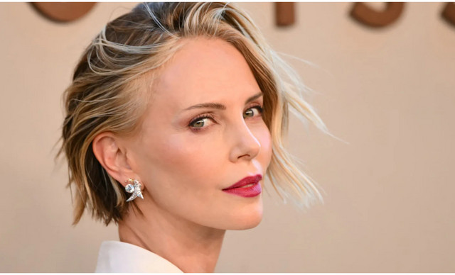 Charlize Theron: &Delta;ί&nu;&epsilon;&iota; &mu;&alpha;&theta;ή&mu;&alpha;&tau;&alpha; &delta;&iota;&alpha;&chi;&rho;&omicron;&nu;&iota;&kappa;&omicron;ύ &sigma;&tau;&iota;&lambda; &ndash; &Tau;&alpha; looks &pi;&omicron;&upsilon; &xi;&epsilon;&chi;ώ&rho;&iota;&sigma;&alpha;&nu; &sigma;&tau;&eta;&nu; &pi;&epsilon;&rho;&iota;&omicron;&delta;&epsilon;ί&alpha; &tau;&eta;&sigmaf; &laquo;&Omicron;&delta;ύ&sigma;&sigma;&epsilon;&iota;&alpha;&sigmaf;&raquo;
