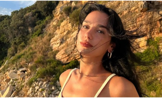 &Tau;&omicron; &kappa;&alpha;&lambda;&omicron;&kappa;&alpha;&iota;&rho;&iota;&nu;ό &sigma;&tau;&upsilon;&lambda; &tau;&eta;&sigmaf; Dua Lipa &epsilon;ί&nu;&alpha;&iota; &tau;&omicron; &alpha;&pi;ό&lambda;&upsilon;&tau;&omicron; inspiration &gamma;&iota;&alpha; &tau;&iota;&sigmaf; &delta;&iota;&alpha;&kappa;&omicron;&pi;έ&sigmaf; &mu;&alpha;&sigmaf;