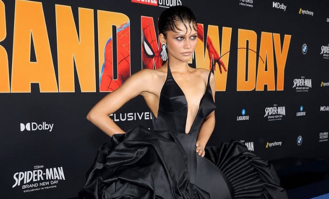 &Eta; &epsilon;&mu;&phi;ά&nu;&iota;&sigma;&eta; &tau;&eta;&sigmaf; Zendaya &mu;&epsilon; &phi;ό&rho;&epsilon;&mu;&alpha; &epsilon;&mu;&pi;&nu;&epsilon;&upsilon;&sigma;&mu;έ&nu;&omicron; &alpha;&pi;ό &alpha;&rho;ά&chi;&nu;&eta; &pi;&omicron;&upsilon; έ&kappa;&lambda;&epsilon;&psi;&epsilon; &tau;&eta;&nu; &pi;&alpha;&rho;ά&sigma;&tau;&alpha;&sigma;&eta;