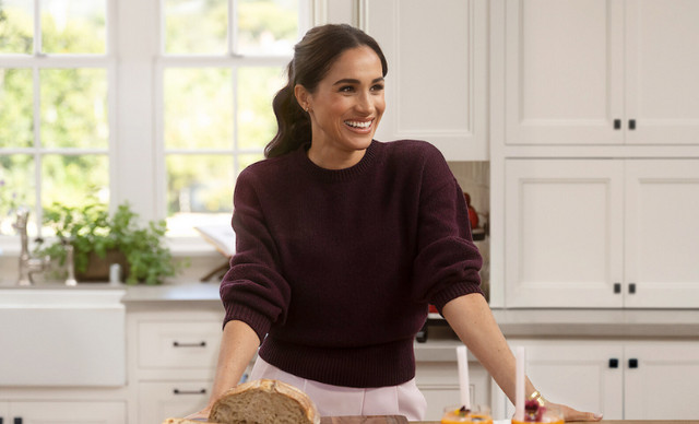 &Eta; Meghan Markle &gamma;&iota;&omicron;&rho;&tau;ά&zeta;&epsilon;&iota; &tau;&eta;&nu; &pi;&rho;ώ&tau;&eta; &tau;&eta;&sigmaf; &upsilon;&pi;&omicron;&psi;&eta;&phi;&iota;ό&tau;&eta;&tau;&alpha; &gamma;&iota;&alpha; Emmy