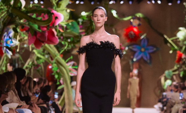 Chanel Haute Couture F/W 2026: &Tau;&alpha; beauty looks &pi;&omicron;&upsilon; έ&phi;&epsilon;&rho;&alpha;&nu; &tau;&alpha; &pi;&alpha;&rho;&alpha;&mu;ύ&theta;&iota;&alpha; &sigma;&tau;&eta; &sigma;ύ&gamma;&chi;&rho;&omicron;&nu;&eta; &omicron;&mu;&omicron;&rho;&phi;&iota;ά