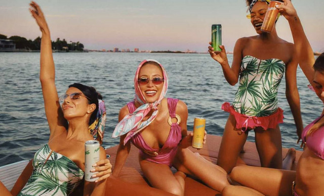 &Tau;&alpha; 10 beachwear &kappa;&omicron;&mu;&mu;ά&tau;&iota;&alpha; &tau;&omicron;&upsilon; &kappa;&alpha;&lambda;&omicron;&kappa;&alpha;&iota;&rho;&iota;&omicron;ύ &gamma;&iota;&alpha; &nu;&alpha; &epsilon;ί&sigma;&tau;&epsilon; &kappa;&omicron;&mu;&psi;έ&sigmaf; &sigma;&tau;&eta;&nu; &pi;&alpha;&rho;&alpha;&lambda;ί&alpha;
