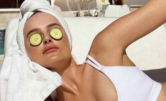 Το summer beauty kit που πρέπει να βρίσκεται πάντα στην τσάντα σας