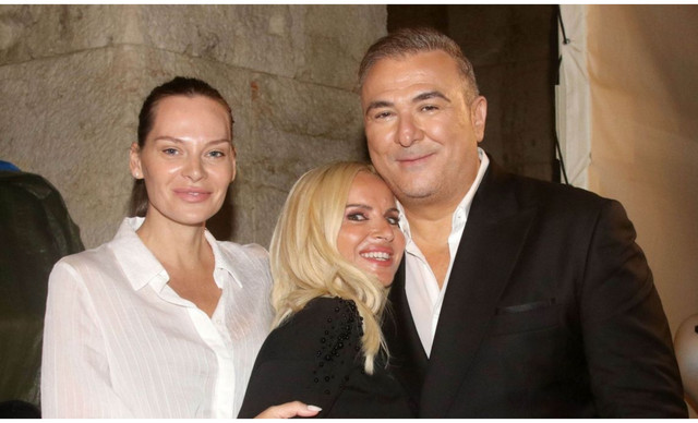 &Eta; 11&chi;&rho;&omicron;&nu;&eta; &kappa;ό&rho;&eta; &tau;&omicron;&upsilon; &Rho;έ&mu;&omicron;&upsilon; &kappa;&alpha;&iota; &tau;&eta;&sigmaf; &Mu;&pi;ό&sigma;&nu;&iota;&alpha;&kappa; έ&phi;&tau;&alpha;&sigma;&epsilon; &sigma;&epsilon; ύ&psi;&omicron;&sigmaf; &tau;&eta; &nu;&omicron;&nu;ά &tau;&eta;&sigmaf;, &Mu;&alpha;&rho;ί&alpha; &Mu;&pi;&epsilon;&kappa;&alpha;&tau;ώ&rho;&omicron;&upsilon; (&Phi;&Omega;&Tau;&Omicron;)