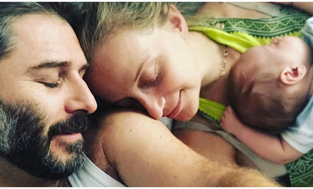 &Lambda;έ&nu;&alpha; &Delta;&rho;&omicron;&sigma;ά&kappa;&eta; &Alpha;&lambda;έ&xi;&alpha;&nu;&delta;&rho;&omicron;&sigmaf; &Mu;&pi;&omicron;&am