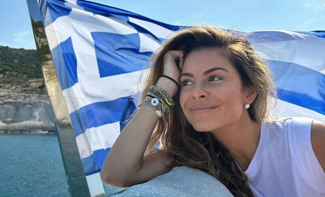 &Mu;&alpha;&rho;ί&alpha; &Mu;&epsilon;&nu;&omicron;ύ&nu;&omicron;&sigmaf;: &Tau;&omicron; &sigma;&upsilon;&gamma;&kappa;&iota;&nu;&eta;&tau;&iota;&kappa;ό &sigma;&tau;&iota;&gamma;&mu;&iota;ό&tau;&upsilon;&pi;&omicron; &alpha;&pi;ό &tau;&omicron; &pi;&rho;&omicron;&sigma;&kappa;ύ&nu;&eta;&mu;ά &tau;&eta;&sigmaf; &sigma;&tau;&eta;&nu; &Tau;ή&nu;&omicron;&nbsp;έ&chi;&omicron;&nu;&tau;&alpha;&sigmaf; &sigma;&tau;&omicron; &pi;&lambda;&epsilon;&upsilon;&rho;ό &tau;&eta;&nu; &kappa;ό&rho;&eta; &tau;&eta;&sigmaf;