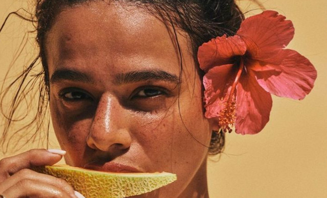 &Alpha;&nu;&tau;&eta;&lambda;&iota;&alpha;&kappa;ό &sigma;&epsilon; &mu;&omicron;&rho;&phi;ή stick: &Tau;&omicron; beauty essential &pi;&omicron;&upsilon; &chi;&omega;&rho;ά&epsilon;&iota; &pi;&alpha;&nu;&tau;&omicron;ύ